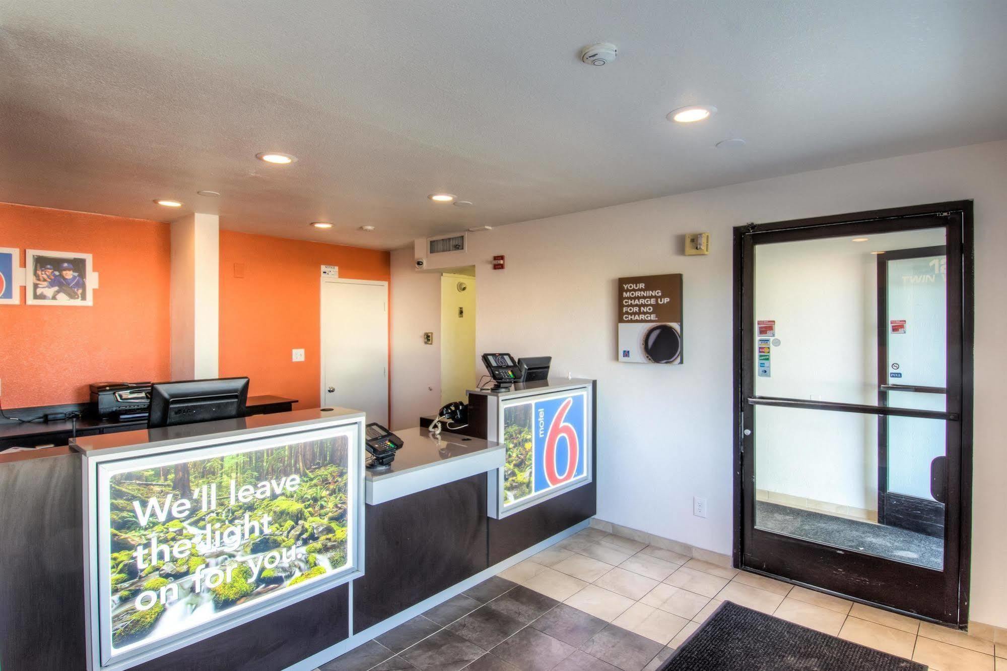 Motel 6-Redding, Ca - North Exterior photo